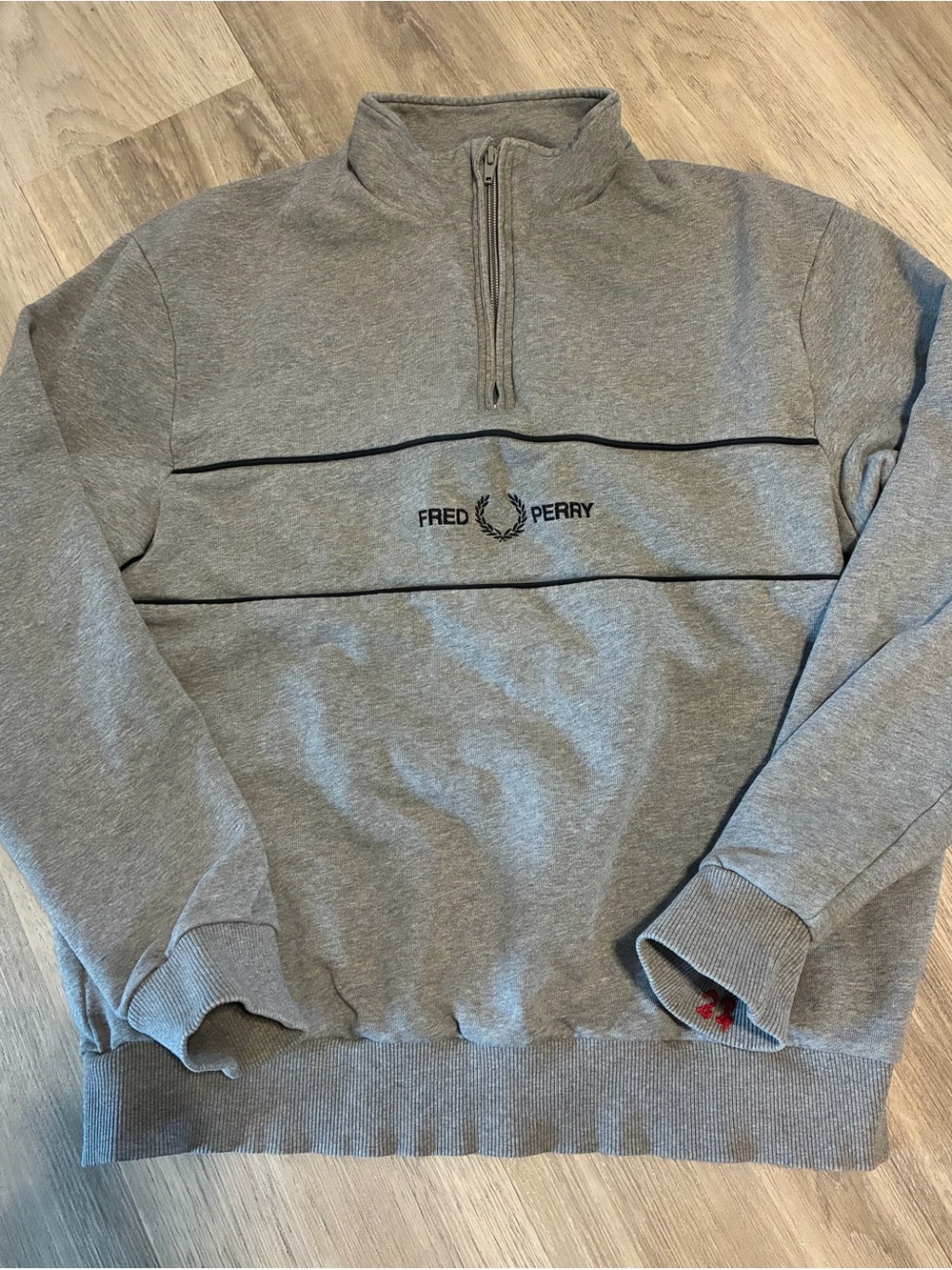Fred Perry Men's Light Gray Half-Zip Sweatshirt with Logo